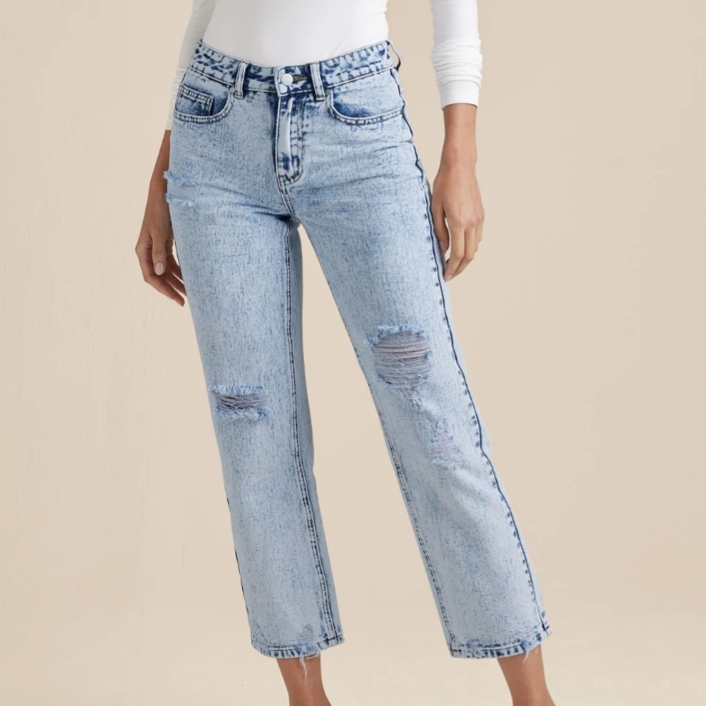 VENUS Light Blue Denim Jeans